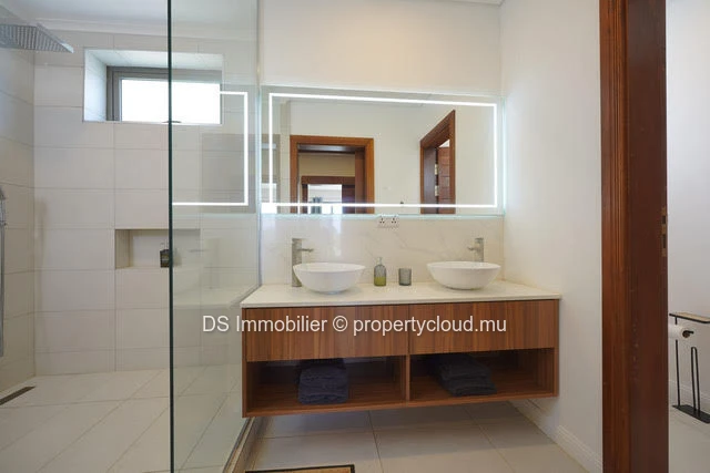 3 Bedroom Apartment Accessible To Foreigners In Pointe Aux Canonniers