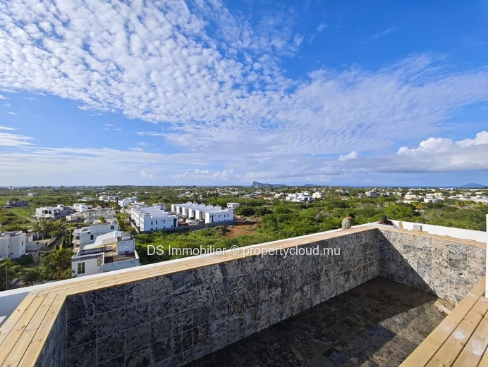 3 Bedroom Penthouse With Sea View For Rent In Pereybere - North