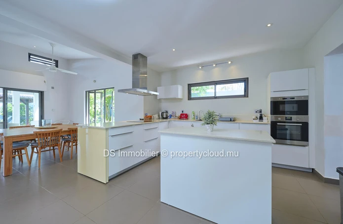 FOR SALE - 3 BEDROOM PDS VILLA - GRAND BAIE - (Accessible to foreigners)