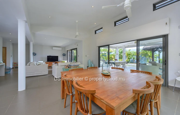 FOR SALE - 3 BEDROOM PDS VILLA - GRAND BAIE - (Accessible to foreigners)