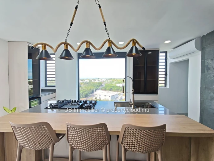 3 Bedroom Penthouse With Sea View For Rent In Pereybere - North