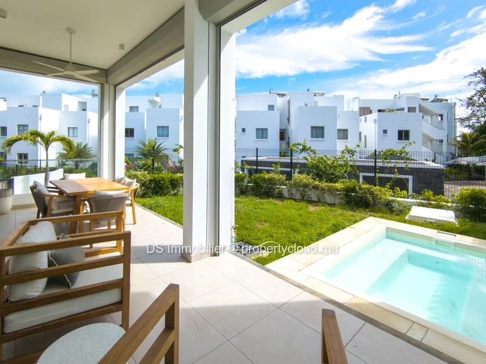 Apartment With 3 Bedroom Garden By The Water For Rent In Grand Gaube - North