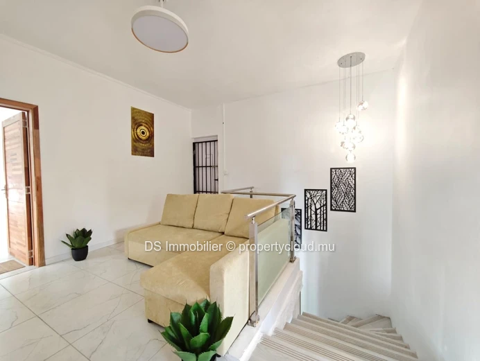 4 Bedroom Villa For Rent In Calodyne