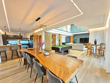 4 Bedroom Villa