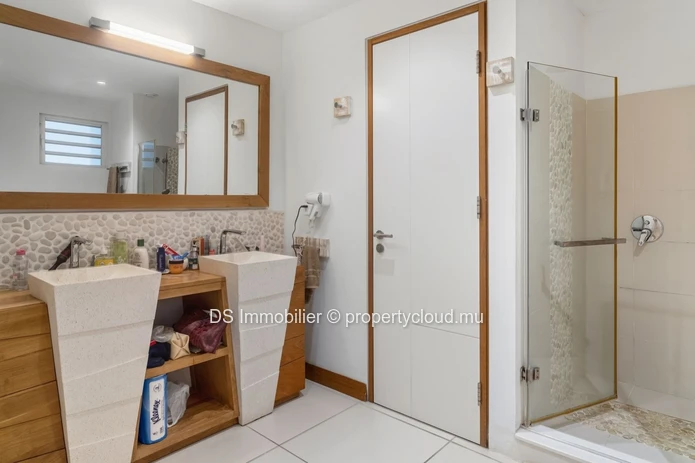 For Rent – Beachfront Apartment – Secure Residence – Cap Malheureux
