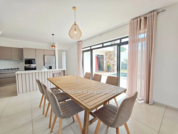 Spacious 5 Bedroom Villa + Office For Rent In Grand Baie - North (Sole Mandate)