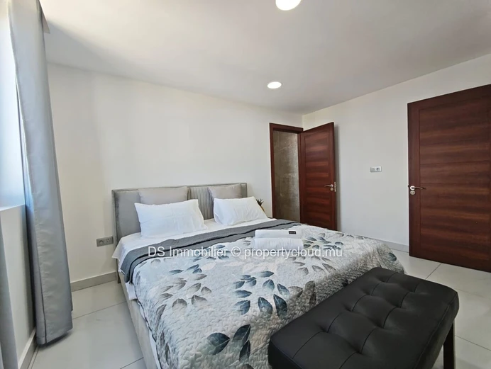 3 Bedroom Penthouse With Sea View For Rent In Pereybere - North