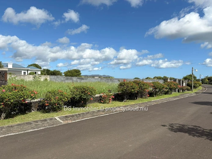 Land For Sale – Mont Piton – North
