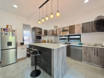 4 Bedroom Villa