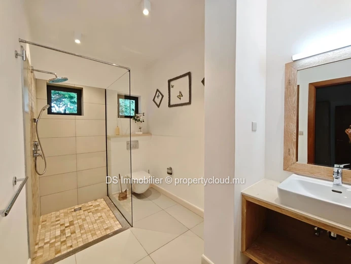 Access To The Sea –Villa For Rent In Bain Boeuf - North