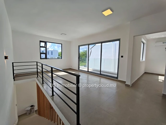 For Sale – Bright Semi-Furnished Villa With Private Pool – – Trou Aux Biches