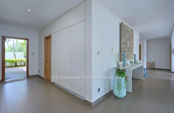 FOR SALE - 3 BEDROOM PDS VILLA - GRAND BAIE - (Accessible to foreigners)