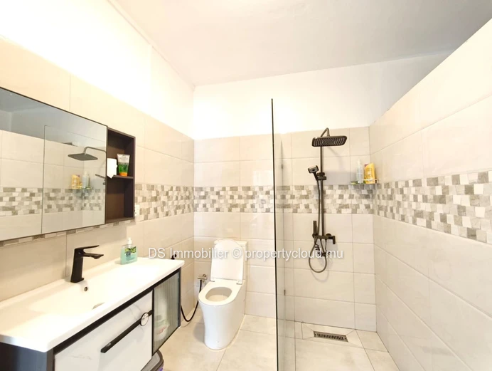 4 Bedroom Villa For Rent In Calodyne