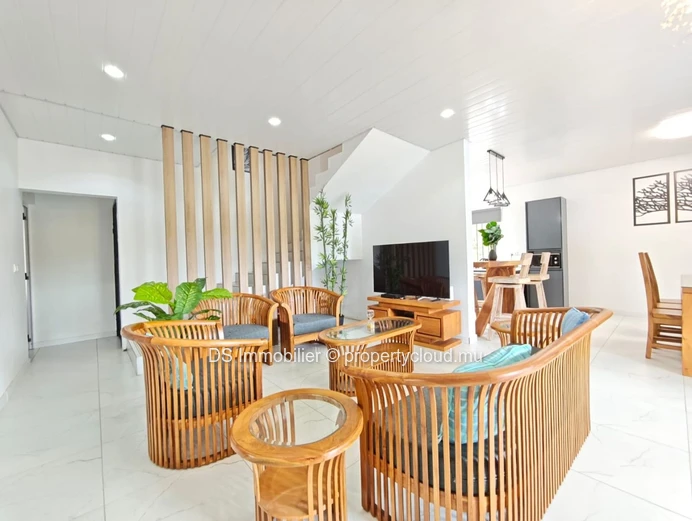 4 Bedroom Villa For Rent In Calodyne