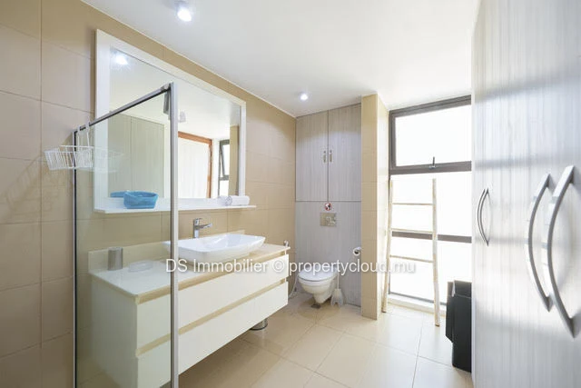 One Bedroom Apartment Accessible To Foreigners With Sea Access In Mon Choisy -