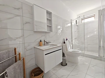4 Bedroom Apartment
