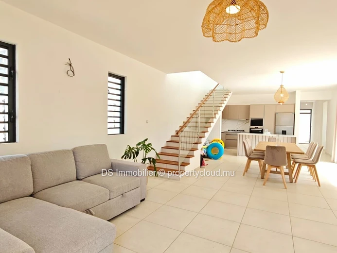 Spacious 5 Bedroom Villa + Office For Rent In Grand Baie - North (Sole Mandate)