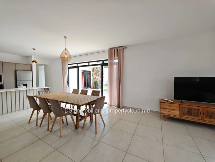Spacious 5 Bedroom Villa + Office For Rent In Grand Baie - North (Sole Mandate)