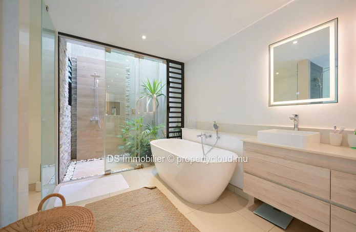 4 Bedroom Villa With Ensuite Bathrooms For Sale In Pereybere - North - Accessible To Non-Citizens