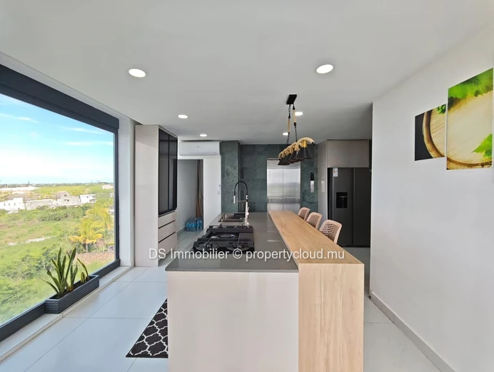3 Bedroom Penthouse With Sea View For Rent In Pereybere - North