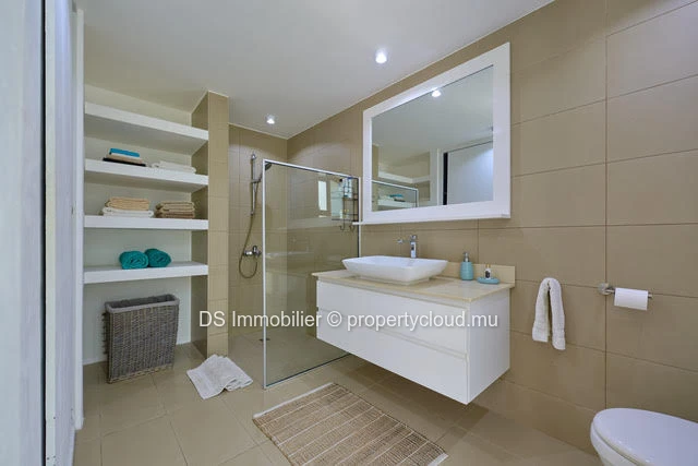 One Bedroom Apartment Accessible To Foreigners With Sea Access In Mon Choisy -