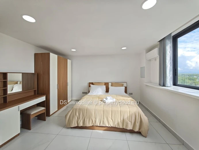 3 Bedroom Penthouse With Sea View For Rent In Pereybere - North