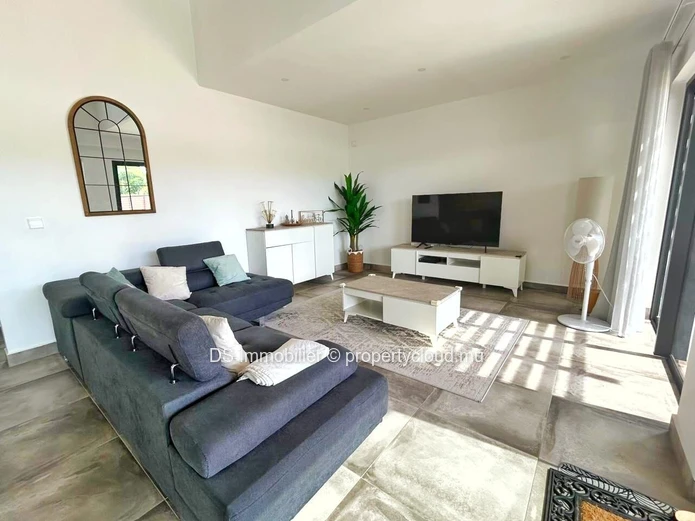 Modern Villa For Rent - Anse La Raie -- North